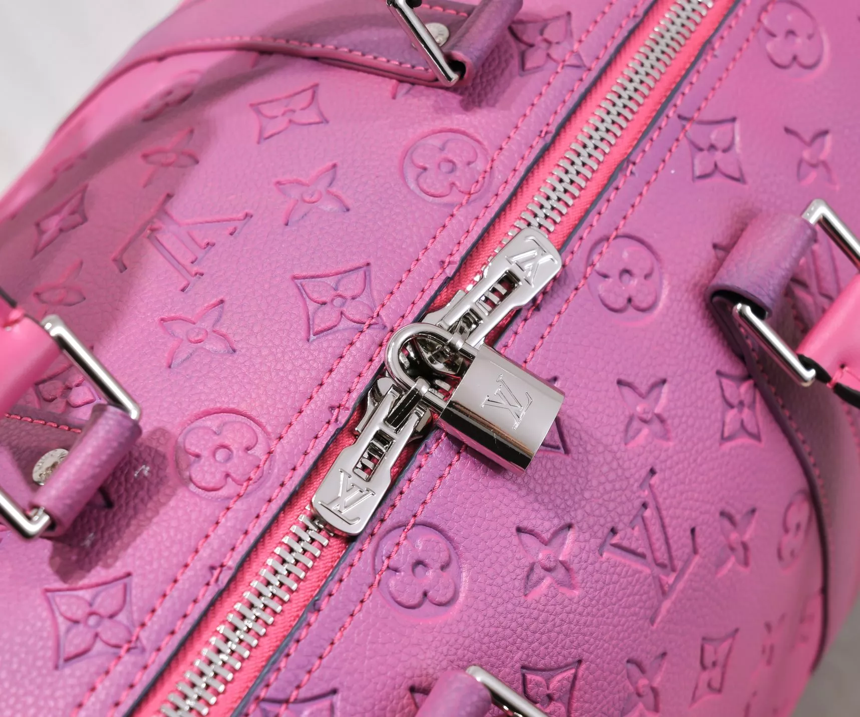 SportInspired 5285 Louis Vuitton Travel Bags - Image 3