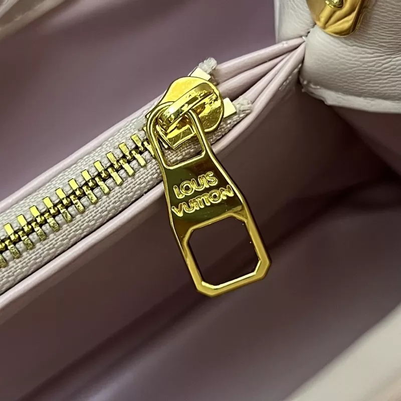 SportInspired 722 Louis Vuitton AAA Quality Handbags For Women - Image 8