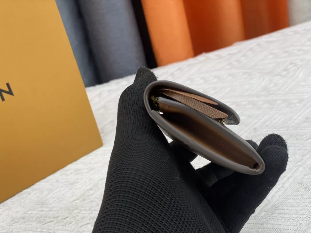 SportInspired 7865 Louis Vuitton LV Card Case - Image 6