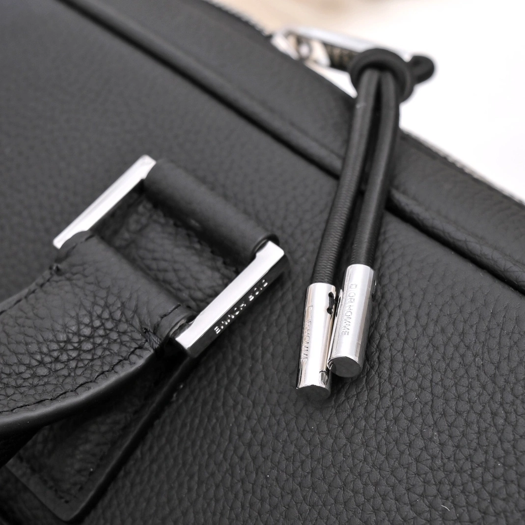 StreetReady 1021 Christian Dior AAA Man Handbags - Image 4