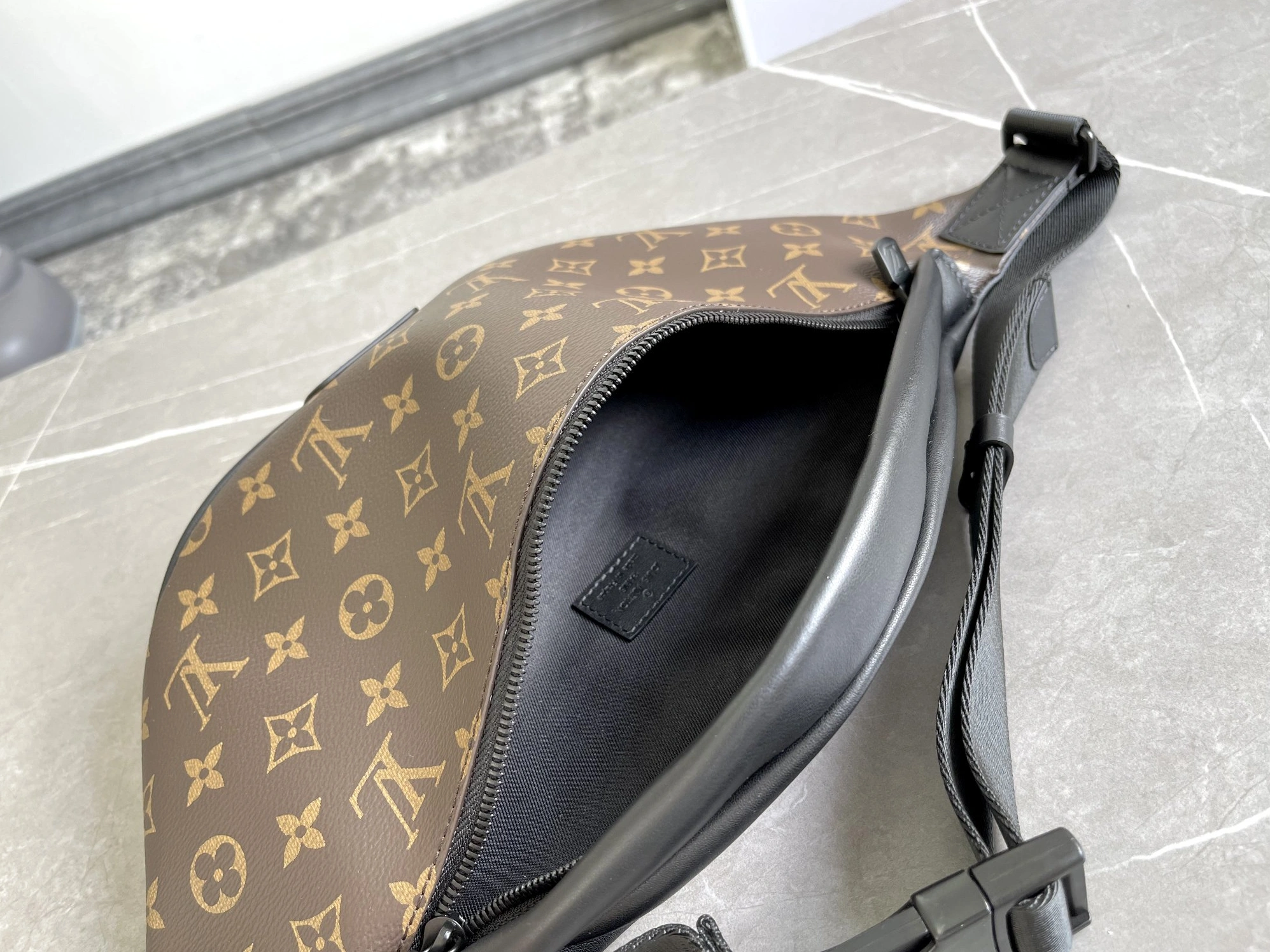 StreetReady 3191 Louis Vuitton LV AAA Quality Belt Bags - Image 8