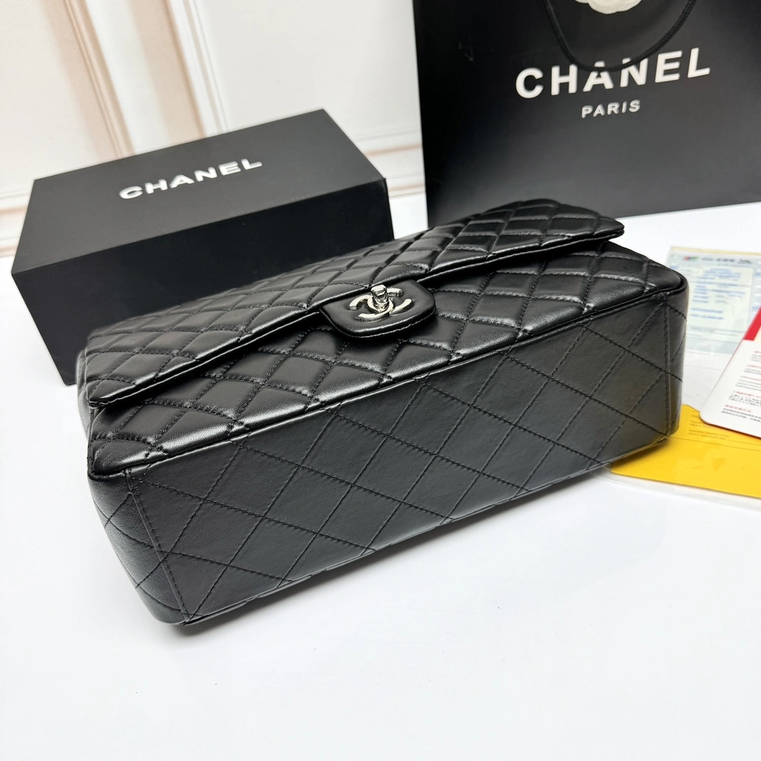 Stylish 5200 Chanel AAA Quality Shoulder Bags For Women