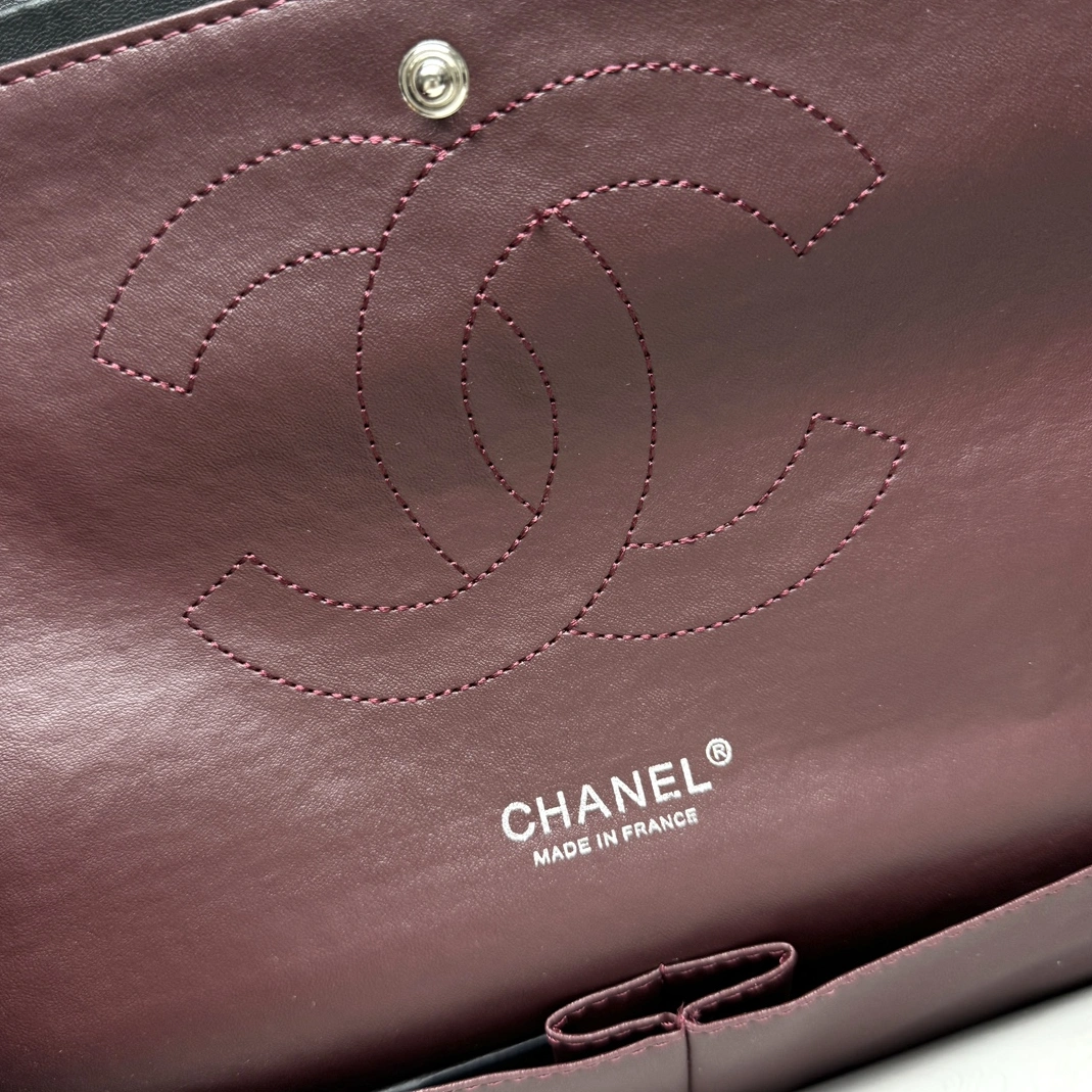 Stylish 5200 Chanel AAA Quality Shoulder Bags For Women - Image 7