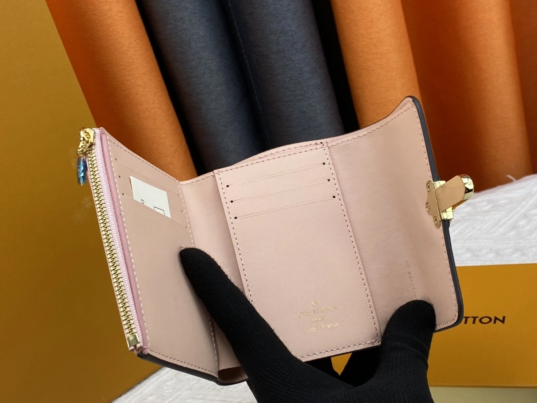 Stylish 5640 Louis Vuitton AAA Quality Wallets For Women - Image 8