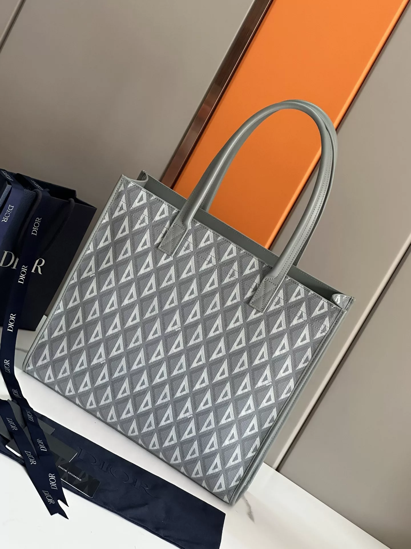 Stylish 701 Christian Dior AAA Man Handbags - Image 3