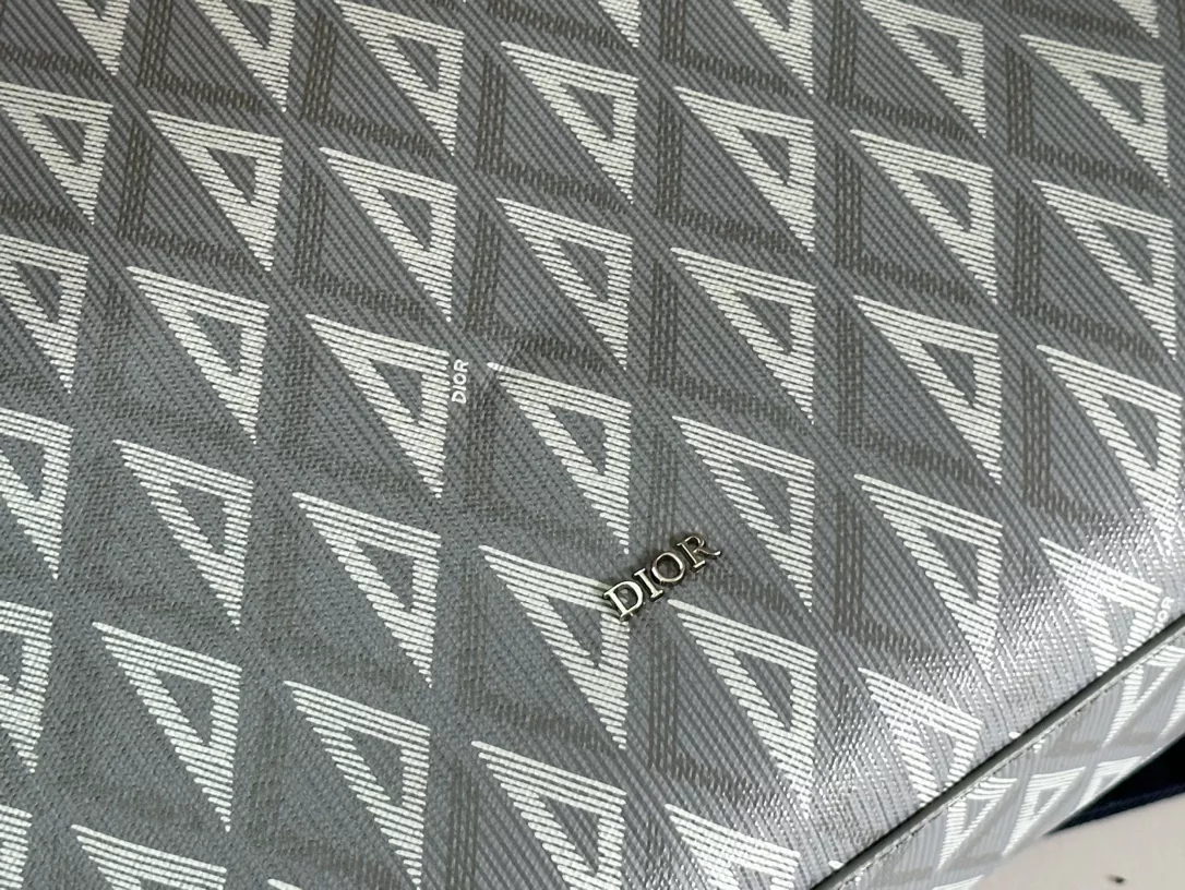 Stylish 701 Christian Dior AAA Man Handbags - Image 6