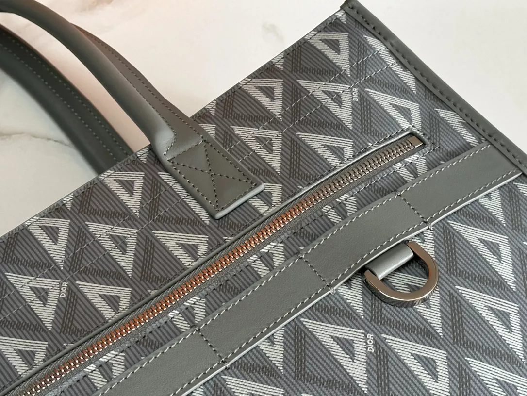 Stylish 701 Christian Dior AAA Man Handbags - Image 7