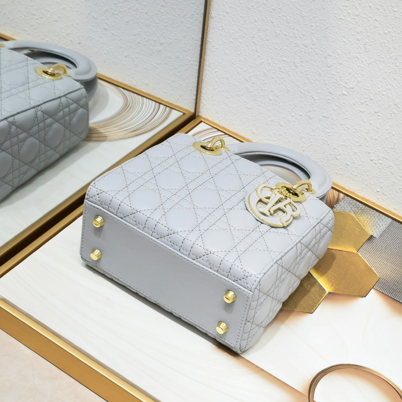 Stylish 8940 Christian Dior AAA Handbags For Women - Image 5