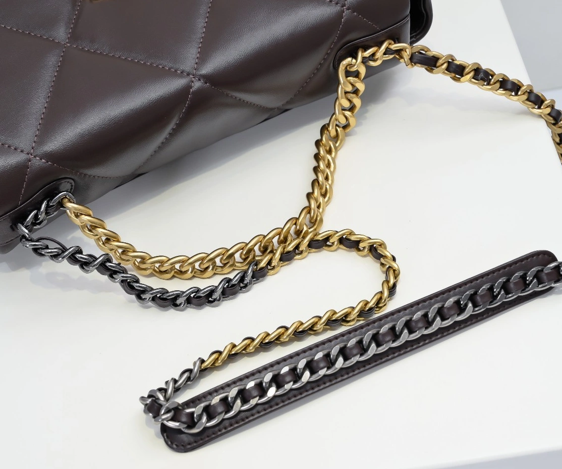 Timeless 8277 Chanel AAA Quality Messenger Bags - Image 5