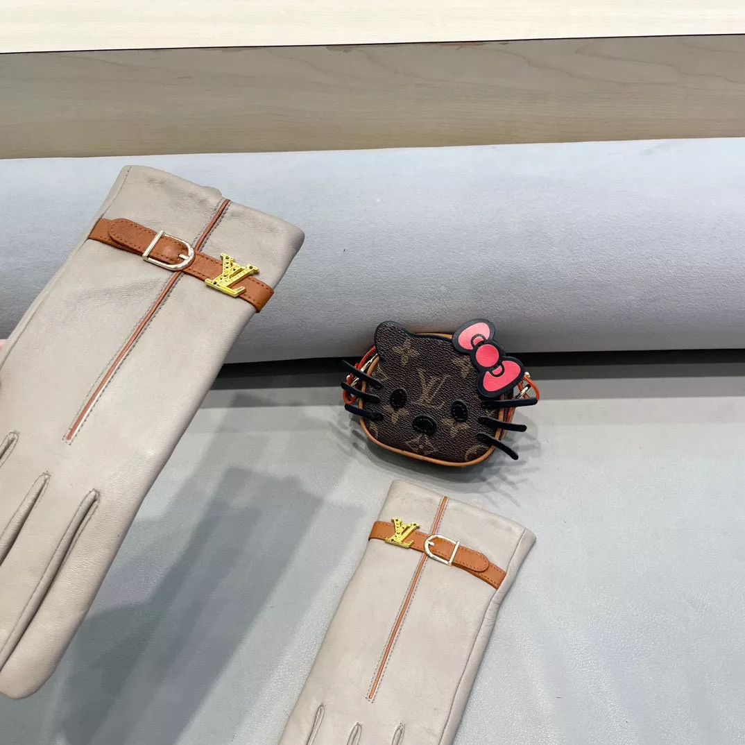 TopPick 6682 Louis Vuitton LV Gloves For Women - Image 4