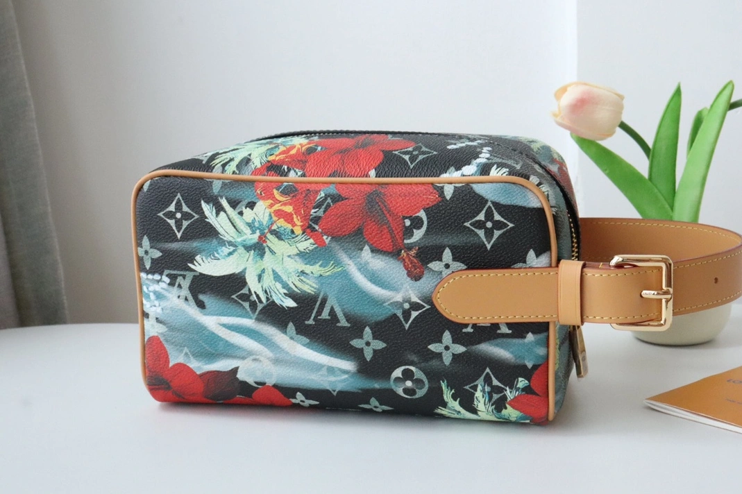 Trendsetting 3606 Louis Vuitton AAA Quality Handbags For Women - Image 4