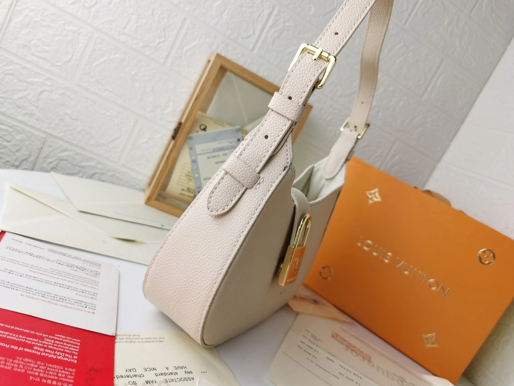 Trendsetting 5184 Louis Vuitton AAA Quality Shoulder Bags For Women