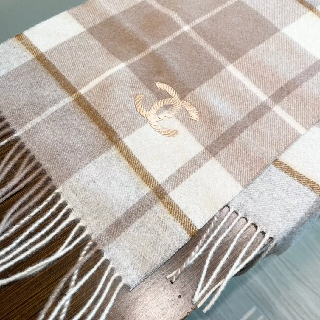 Trendsetting 5794 Chanel Scarves For Women - Image 5