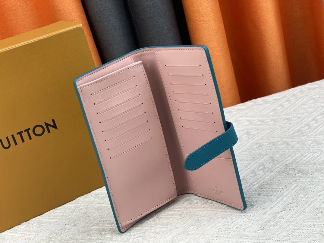 Trendsetting 6129 Louis Vuitton AAA Quality Wallets - Image 7