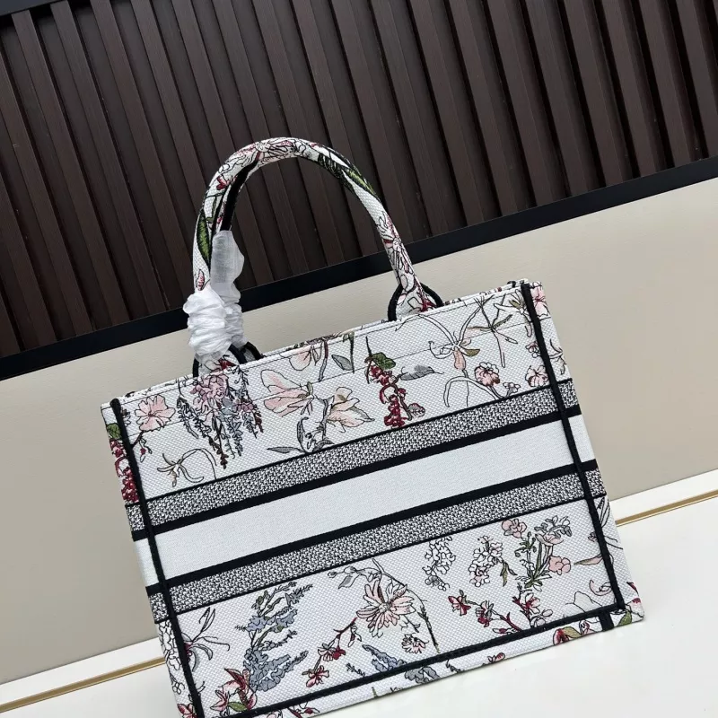 Trendsetting 9700 Christian Dior AAA Quality Tote-Handbags For Women - Image 3