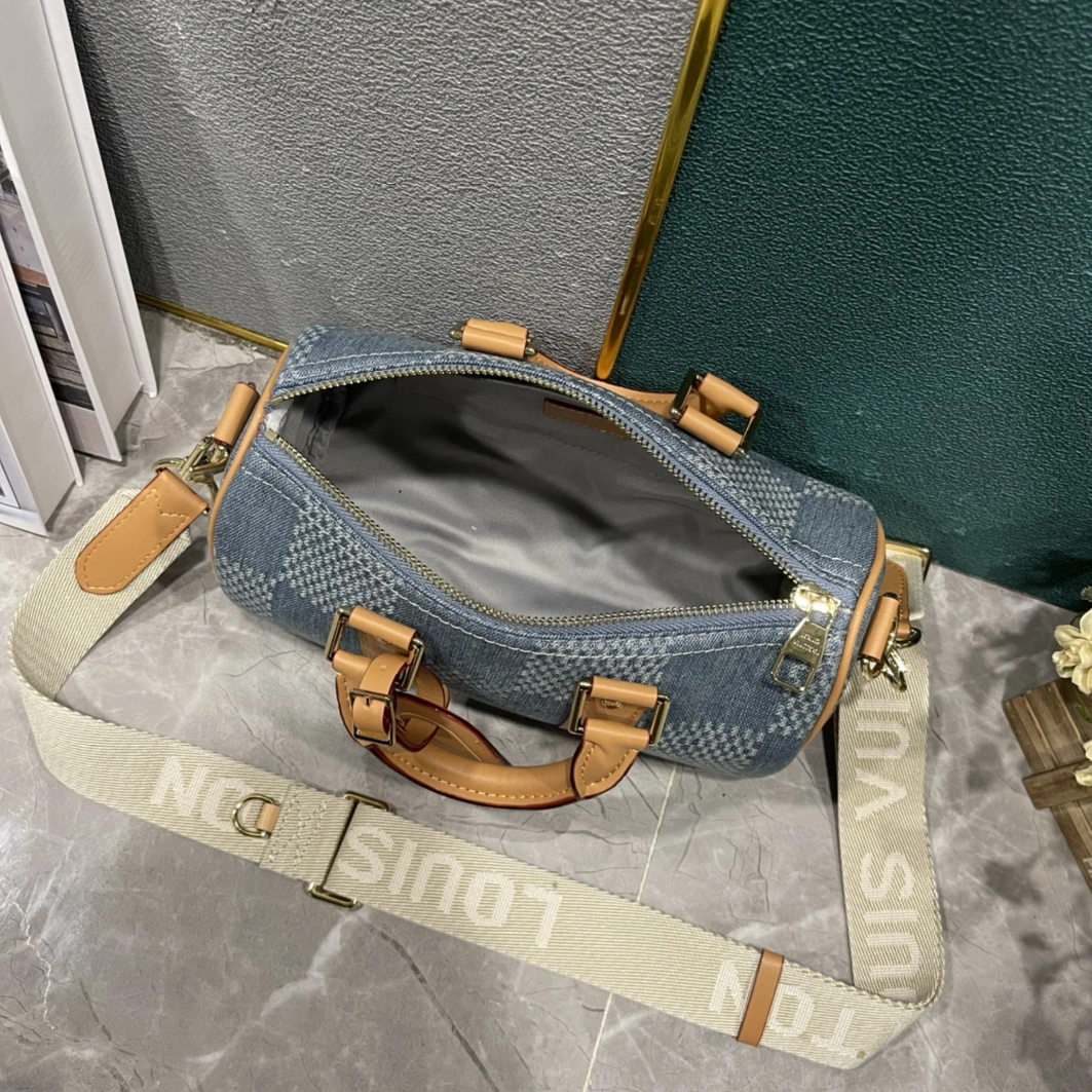 Trendsetting 9974 Louis Vuitton AAA Quality Handbags For Unisex - Image 8