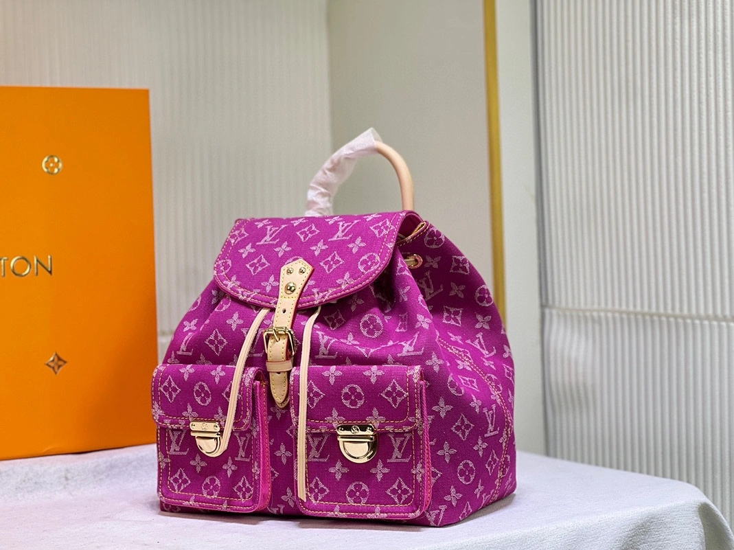 Trendy 8284 Louis Vuitton AAA Quality Backpacks For Women - Image 3