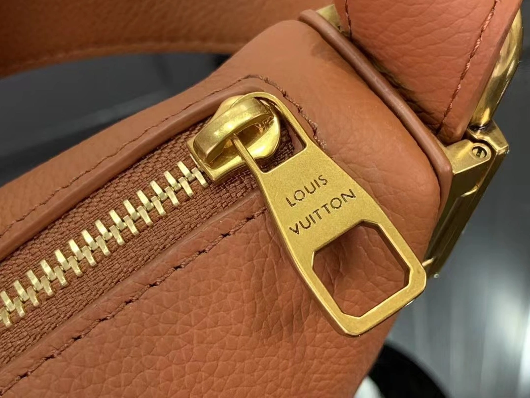 Trendy 8551 Louis Vuitton AAA Quality Messenger Bags For Women - Image 5