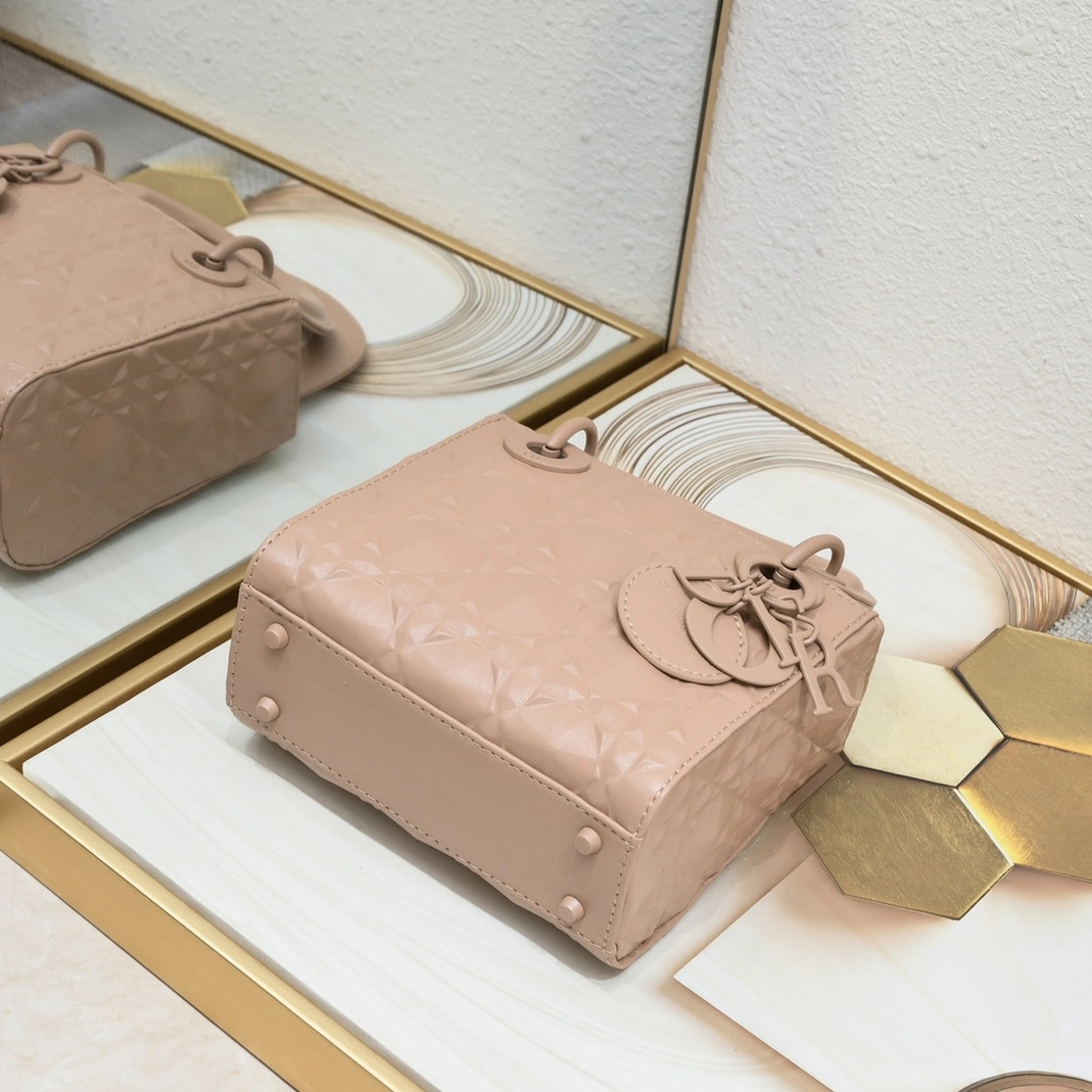 Trendy 8864 Christian Dior AAA Quality Handbags For Women - Image 6