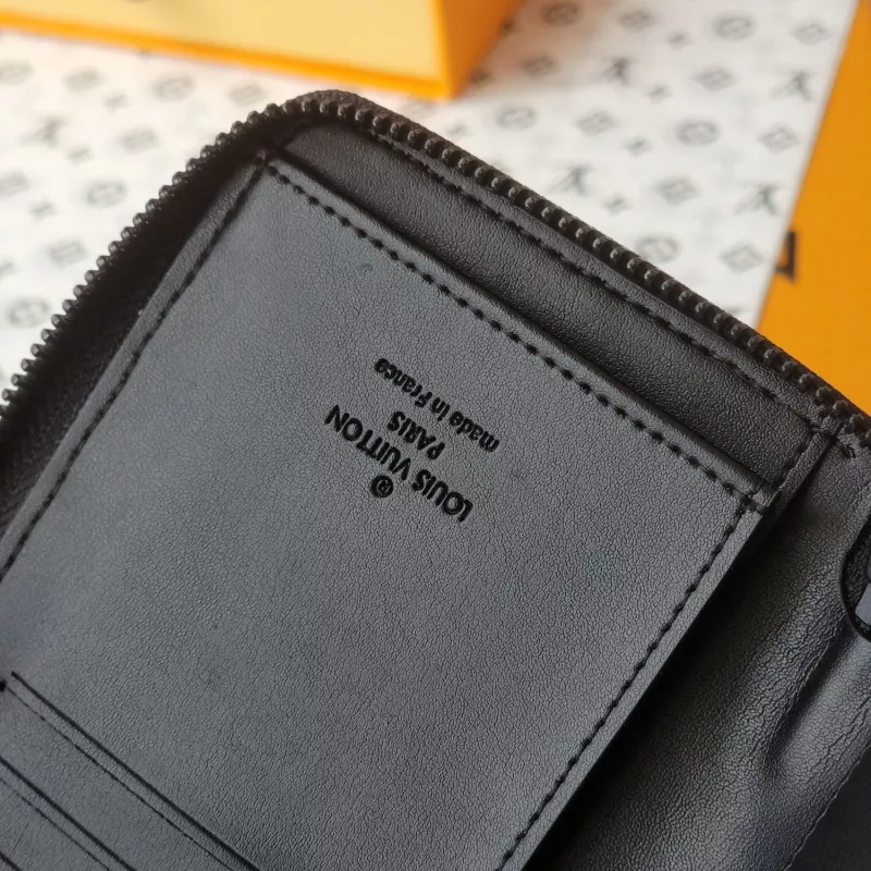 Unique 4964 Louis Vuitton AAA Quality Wallets For Men - Image 5