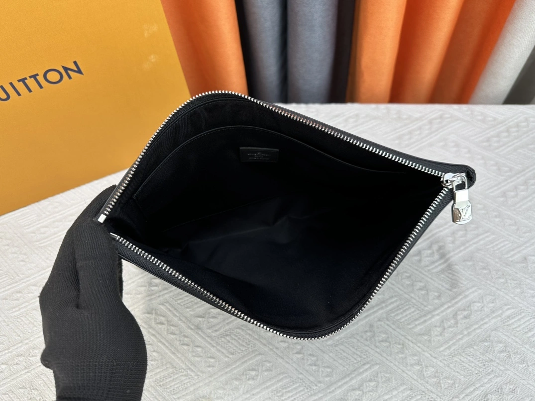 Unique 8620 Louis Vuitton LV Wallets For Unisex - Image 6