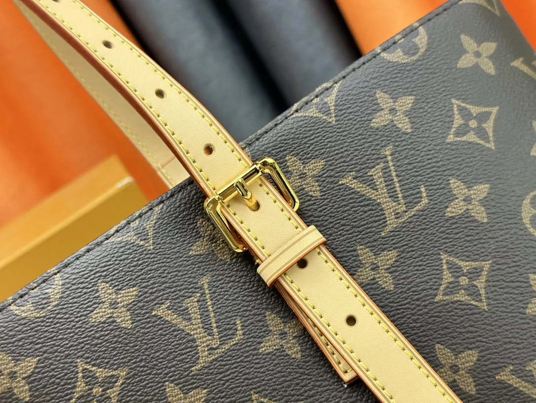 Unique 8916 Louis Vuitton AAA Quality Shoulder Bags For Women - Image 5