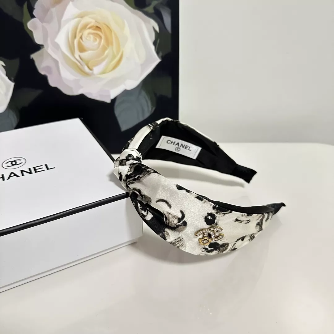UrbanStyle 1467 Chanel Headband - Image 6
