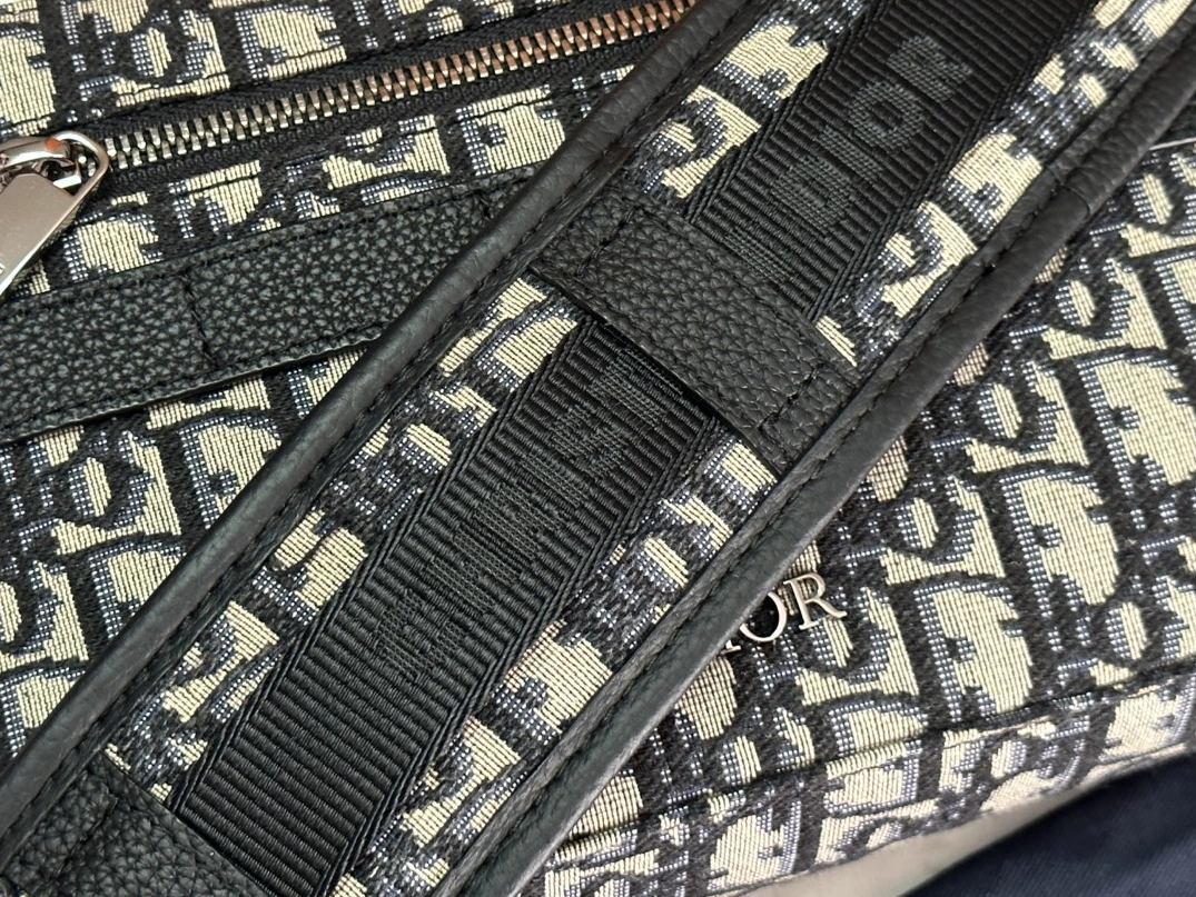 UrbanStyle 2715 Christian Dior AAA Man Messenger Bags - Image 6