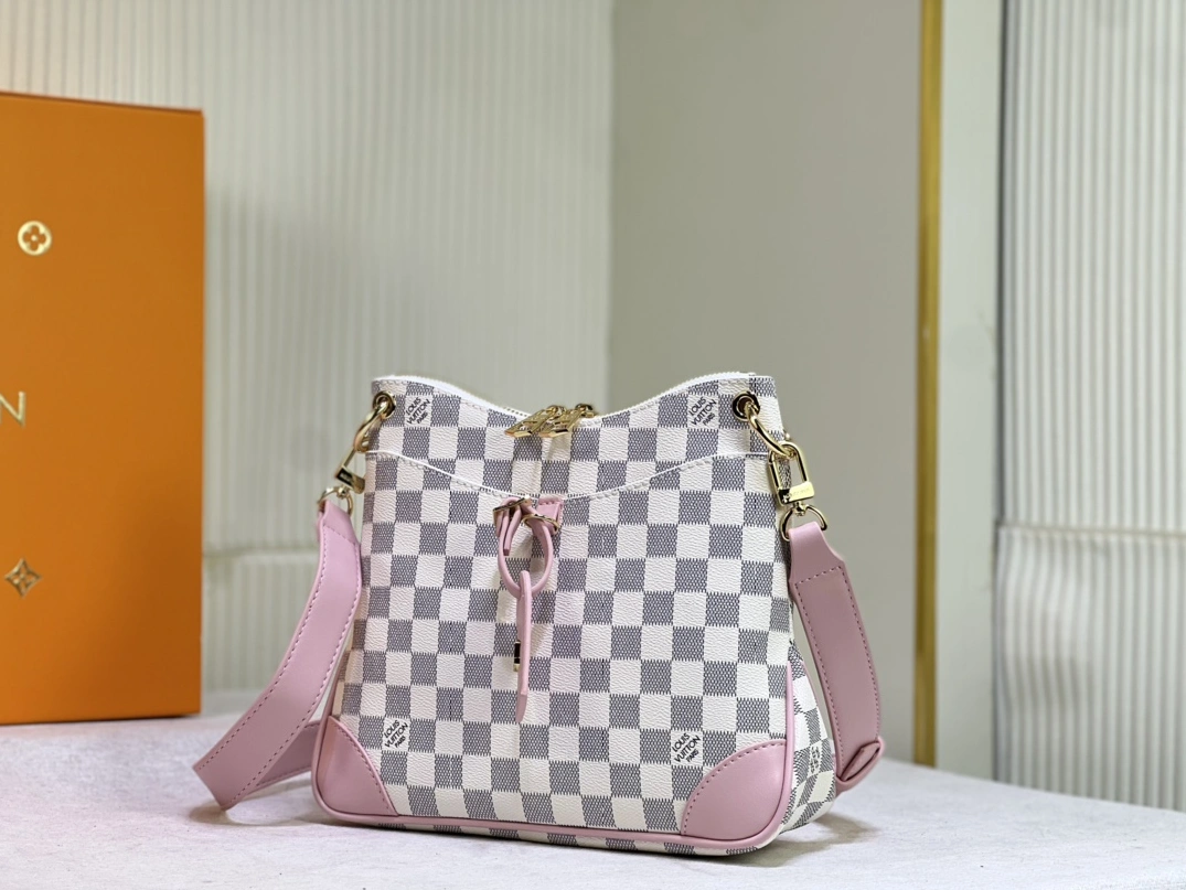 UrbanStyle 6648 Louis Vuitton AAA Quality Messenger Bags For Women