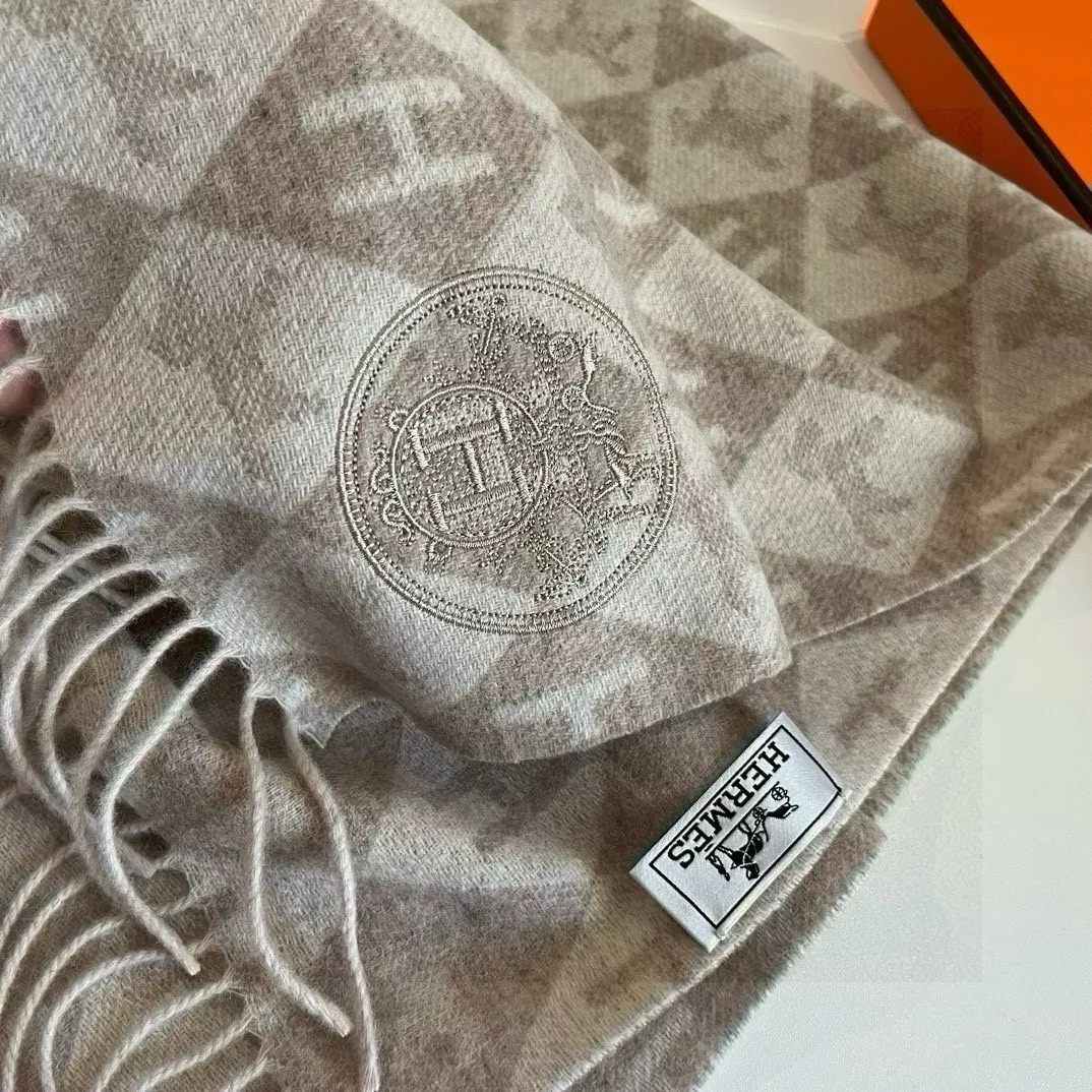 UrbanStyle 6836 Hermes Scarf For Women - Image 6