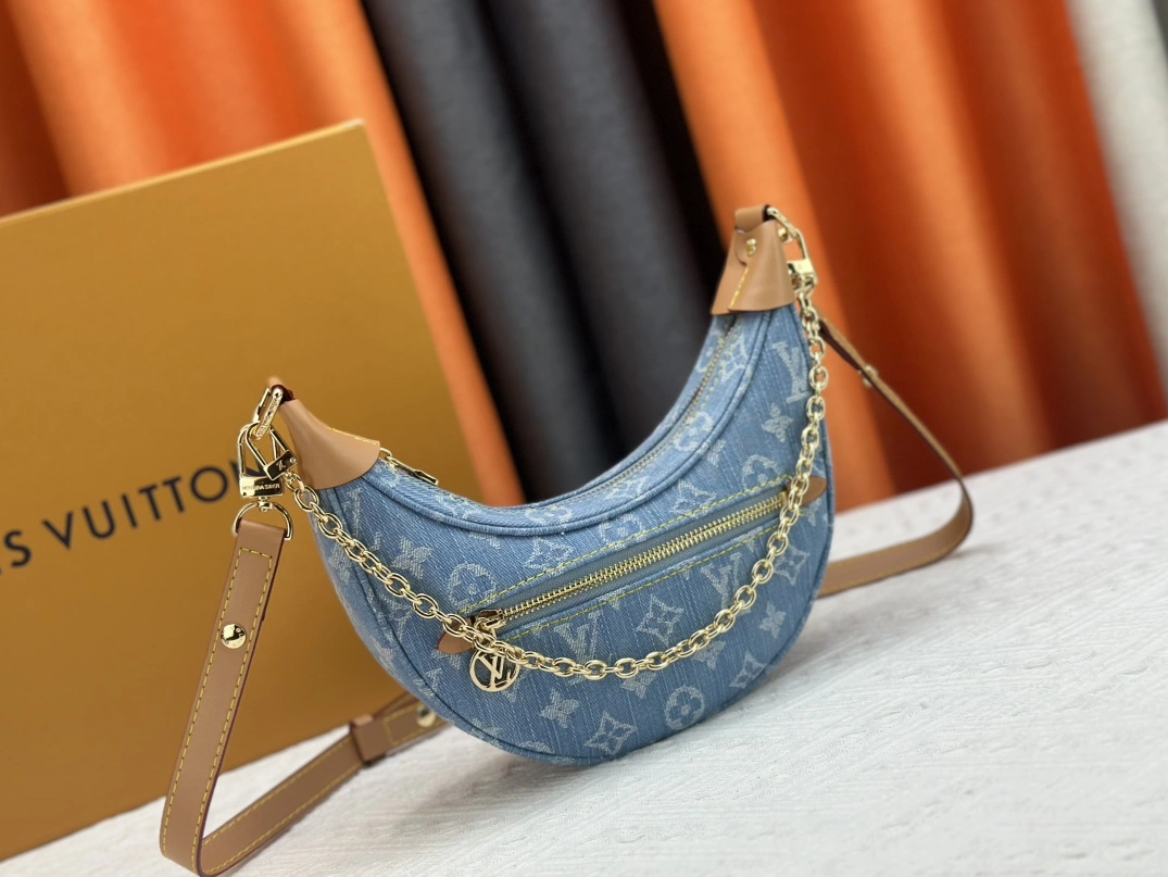 Versatile 1061 Louis Vuitton AAA Quality Messenger Bags For Women