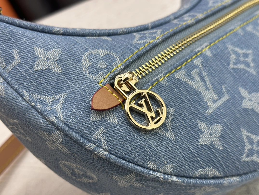 Versatile 1061 Louis Vuitton AAA Quality Messenger Bags For Women - Image 7