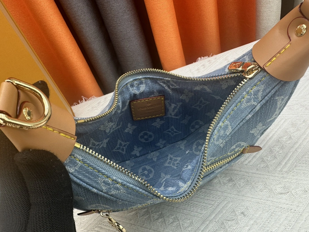 Versatile 1061 Louis Vuitton AAA Quality Messenger Bags For Women - Image 8
