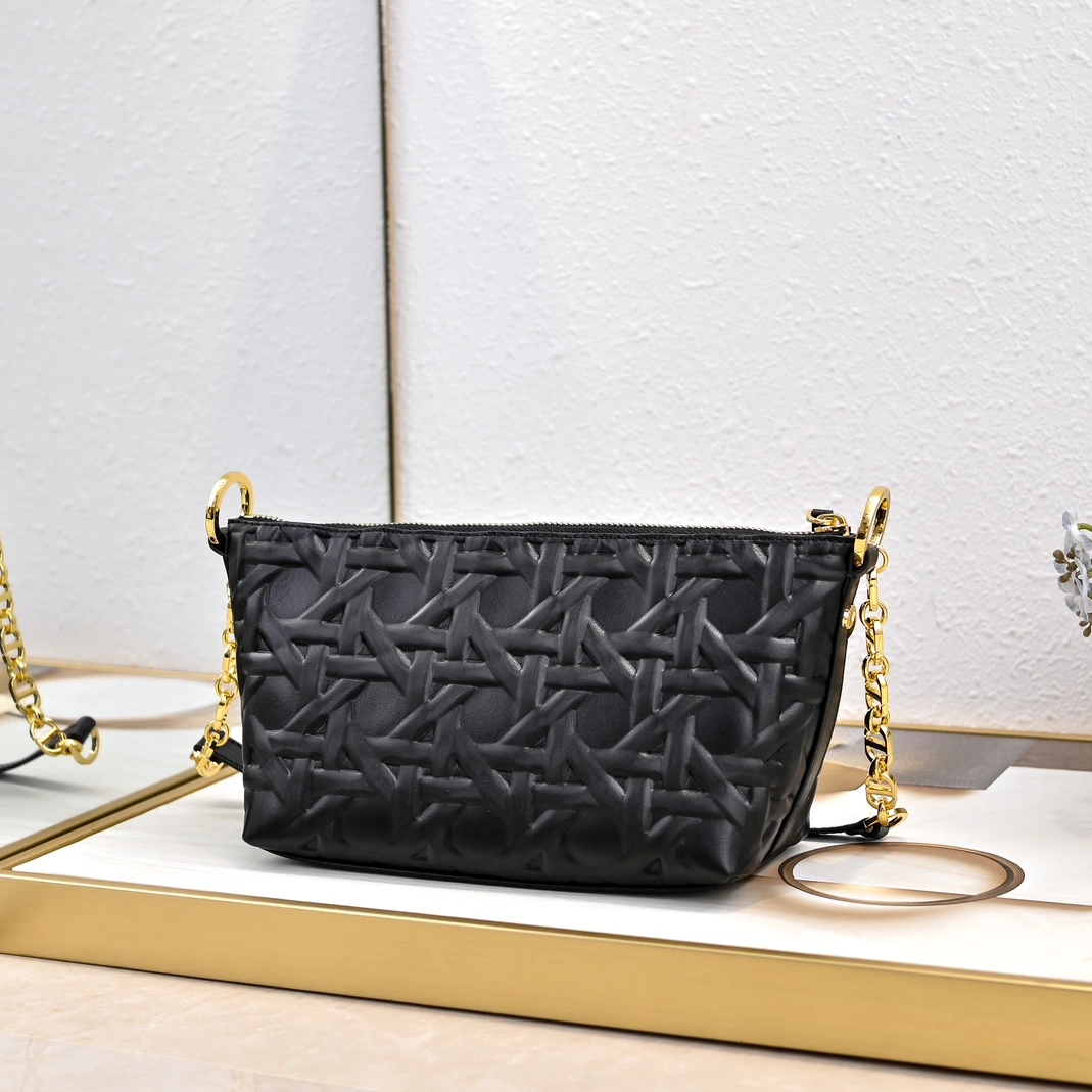 Versatile 4696 Christian Dior AAA Quality Messenger Bags For Women