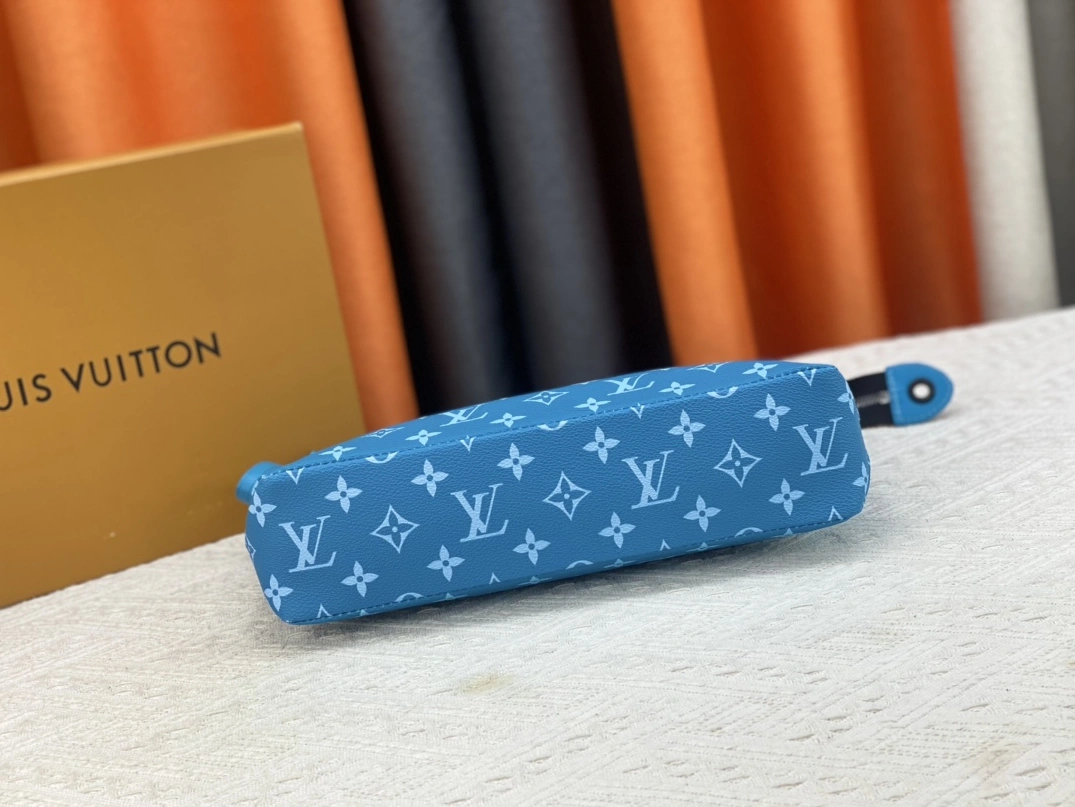 Versatile 8153 Louis Vuitton LV Wallets For Unisex - Image 5