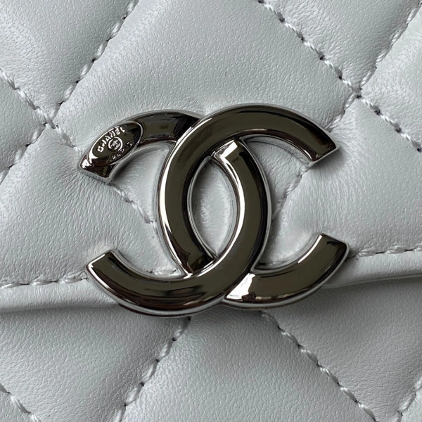CHANEL CHANELUTCH WITH CHAIN GoAnywhere 1004 - Image 4