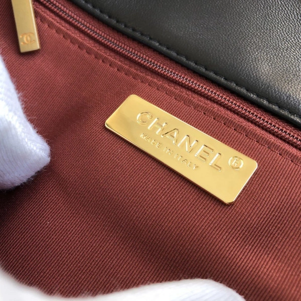 Affordable CHANEL 19 FLAP BAG 90 - Image 5