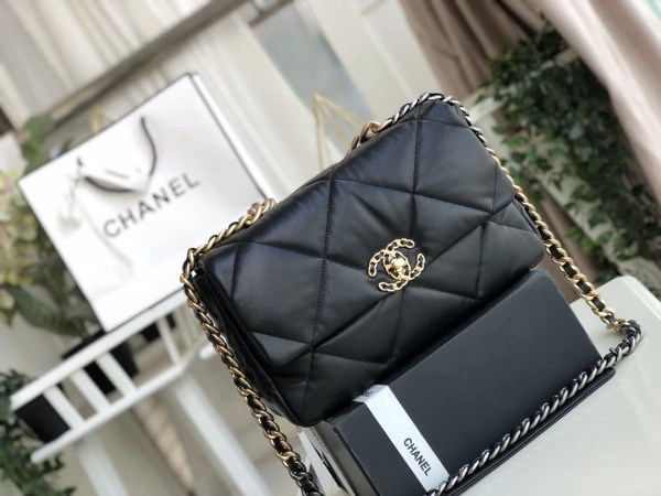 Affordable CHANEL 19 FLAP BAG 90 - Image 10