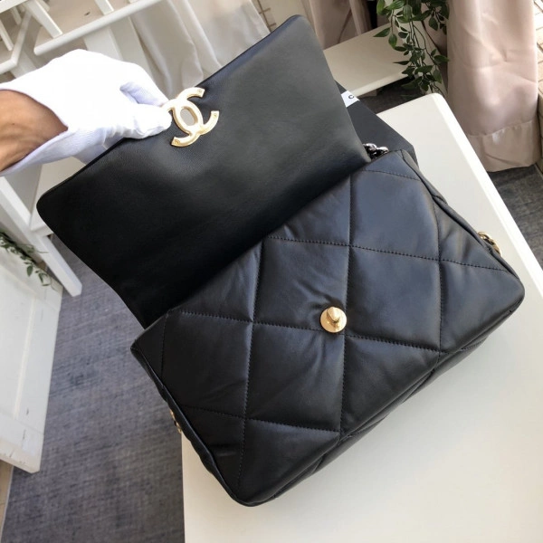 Affordable CHANEL 19 FLAP BAG 90 - Image 8