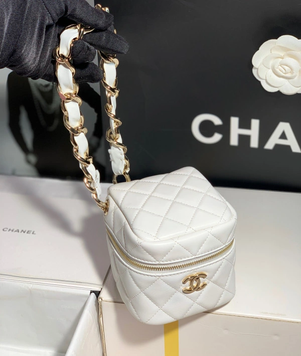 CHANEL CHANELUTCH WITH HANDLE Affordable 1777 - Image 6