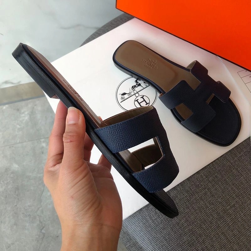 Hermes Oran Slides Women Grain Calfskin In Navy Blue - Image 3