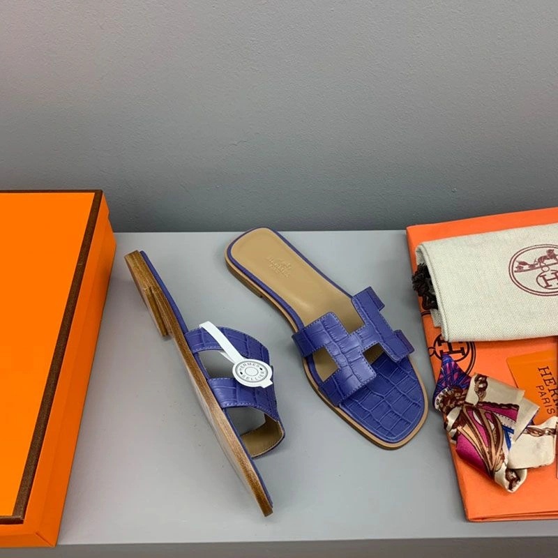 Hermes Oran Slides Women Crocodile Leather In Navy Blue - Image 4