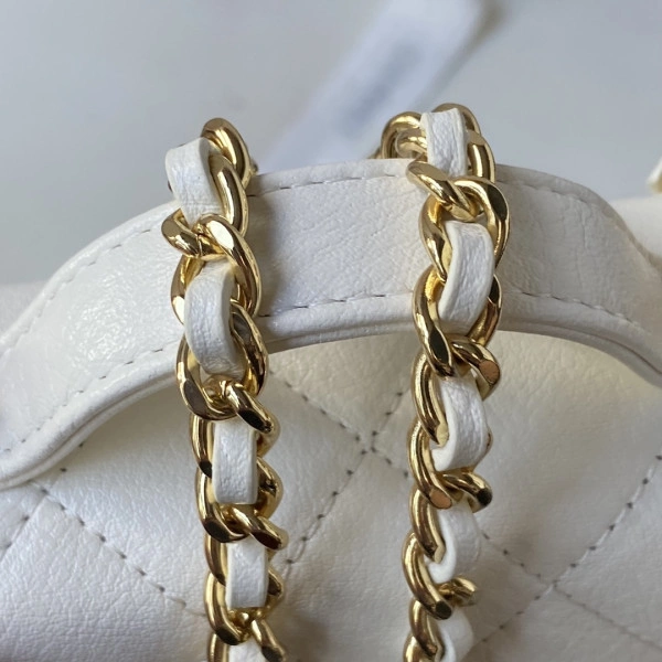 SportInspired CHANEL CHANELUTCH WITH CHAIN 961 - Image 5