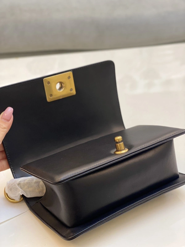 CHANEL BOY BAG 20CM ModernLook 177 - Image 7