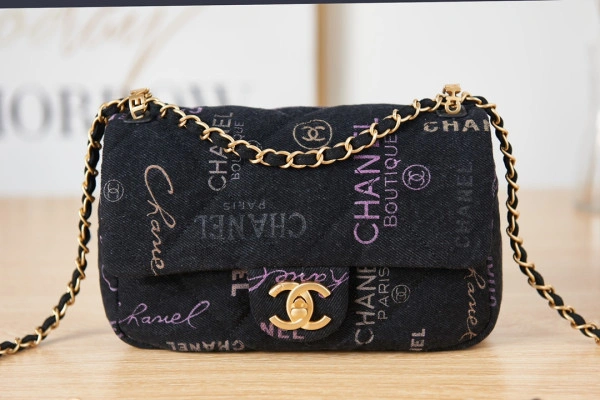 Fashionable CHANEL 19 FLAP BAG 20 - Image 4