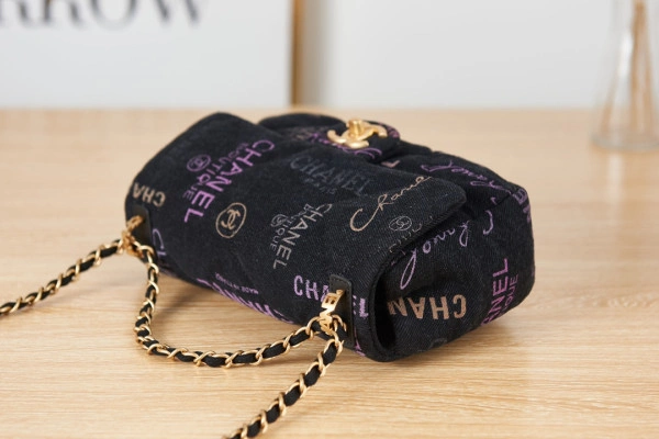 Fashionable CHANEL 19 FLAP BAG 20 - Image 6