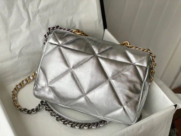 StreetReady CHANEL 19 FLAP BAG 36 - Image 3