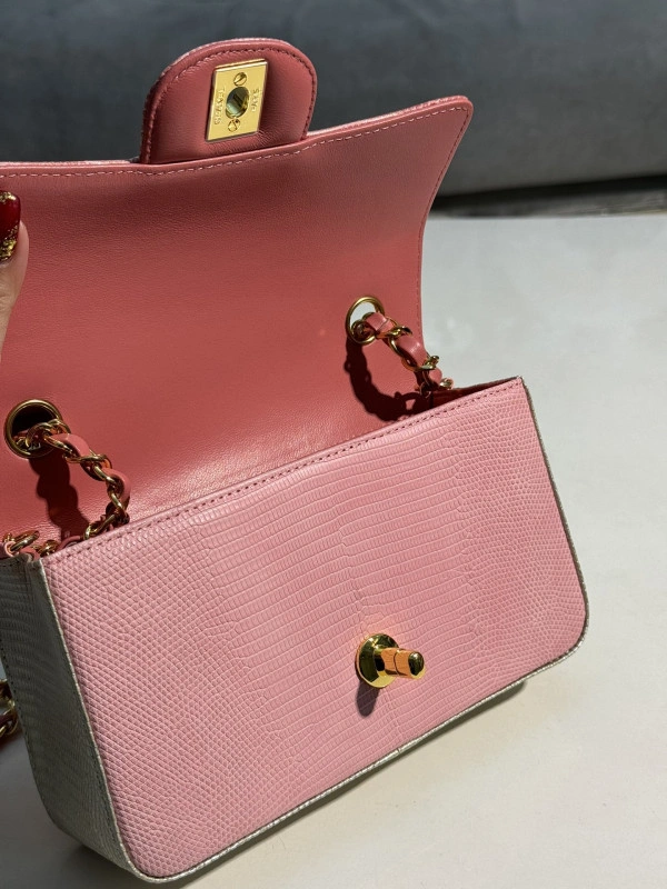 CHANEL FLAP BAG 20CM StreetReady 314 - Image 9